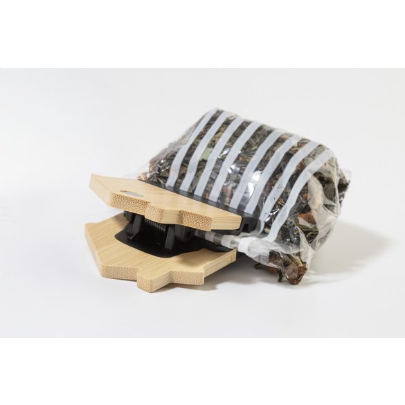 CasaClip fridge magnet and clip