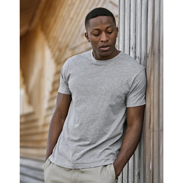 UNLABELED Tee