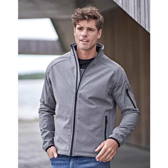 Lightweight Performance Softshell