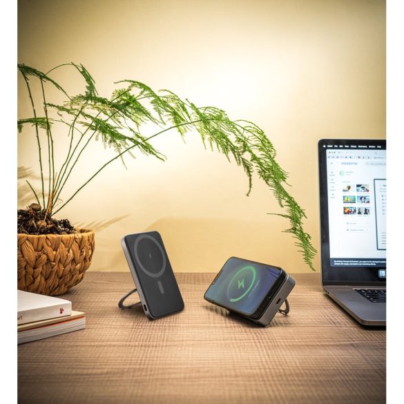 WARSHEL 5. 5'000 mAh magnetic power bank with 15W superfast wireless charger in recycled ABS (100% rABS) with stand